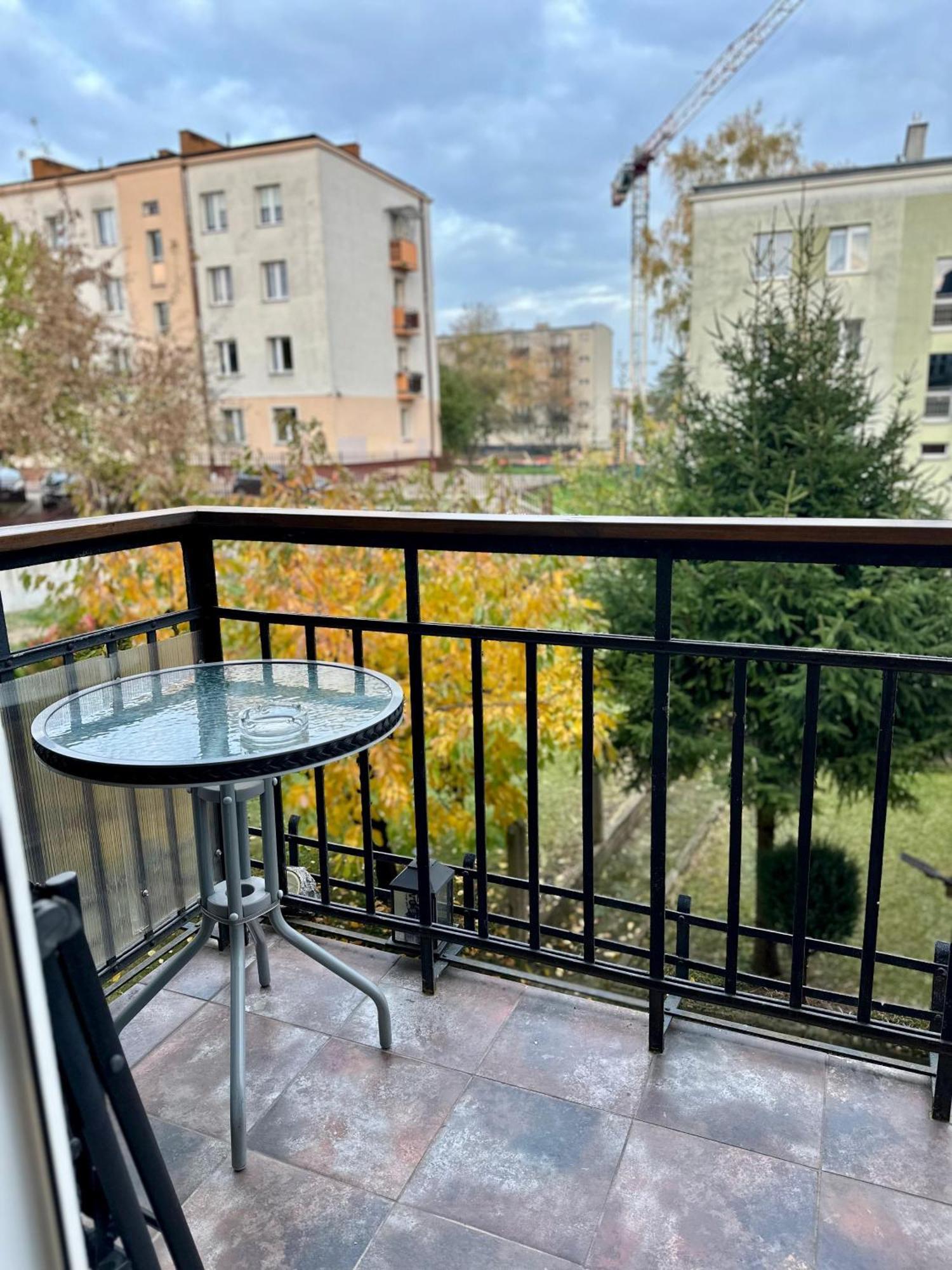 Apartament Przy Dworcu Radom Esterno foto